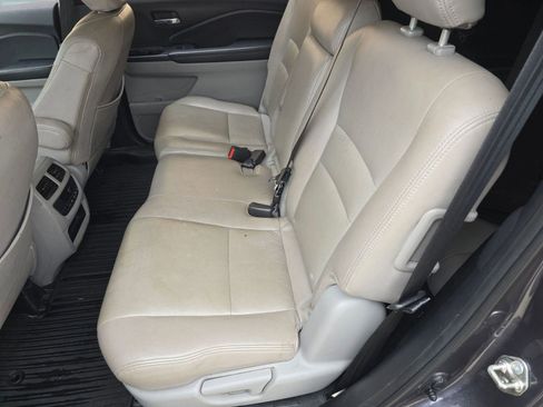 Used 2018 Honda Pilot EX image 13