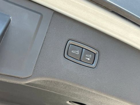 Certified 2025 Porsche Cayenne AWD/4WD image 22