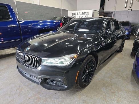 Used 2019 BMW 750i xDrive w/ M Sport Package AWD/4WD image 2