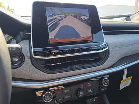 New 2026 Jeep Compass Latitude image 20