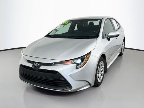 Used 2025 Toyota Corolla LE FWD image 10