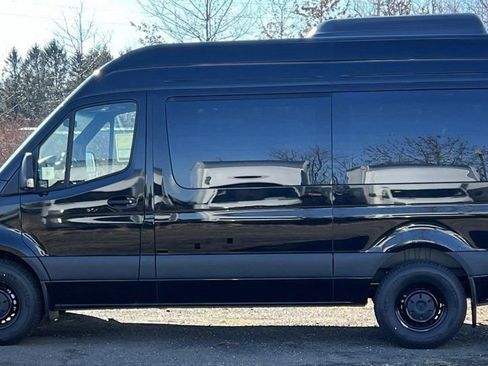 New 2025 Mercedes-Benz Sprinter 2500 image 8