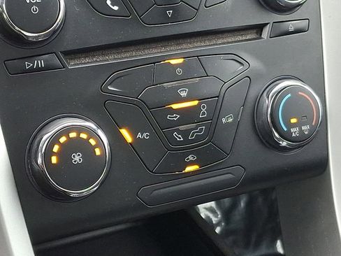 Used 2014 Ford Fusion SE w/ Equipment Group 201A image 16