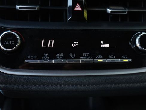 Used 2021 Toyota Corolla SE FWD image 12