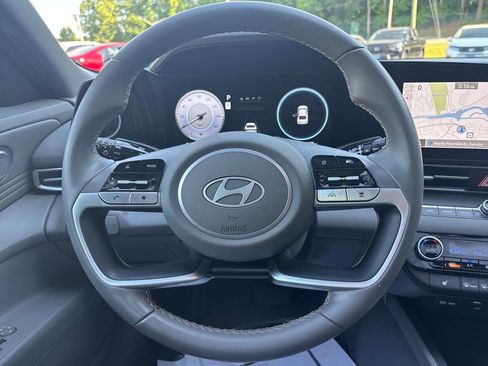 Used 2025 Hyundai Elantra SEL FWD image 25