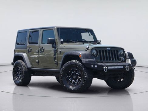 Used 2016 Jeep Wrangler Unlimited Rubicon w/ Max Tow Package AWD/4WD image 2
