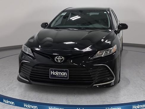 Used 2021 Toyota Camry LE FWD image 3