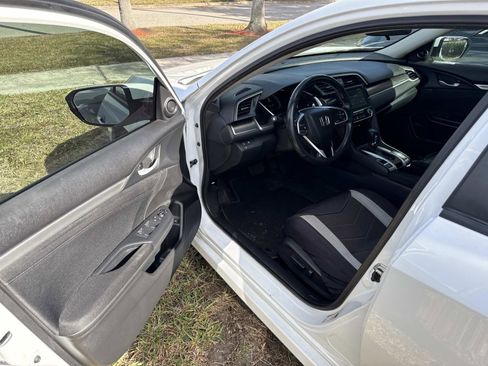 Used 2020 Honda Civic EX image 17