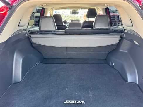 Used 2021 Toyota RAV4 XLE Premium w/ Carpet Mat Package (TMS) FWD image 10