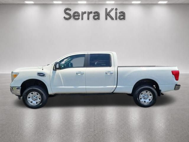 Used 2018 Nissan Titan SV RWD image 2