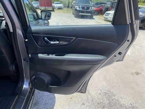 Used 2018 Nissan Rogue S AWD/4WD image 11