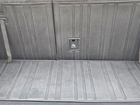 Used 2023 Toyota Highlander LE image 24