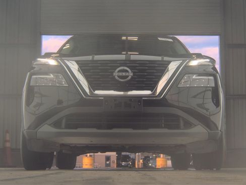 Used 2022 Nissan Rogue SV FWD image 4