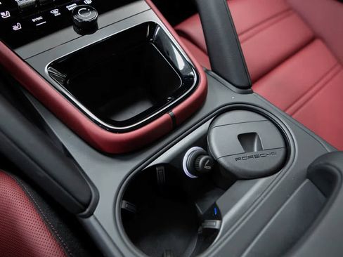Certified 2025 Porsche Cayenne E-Hybrid AWD/4WD image 34