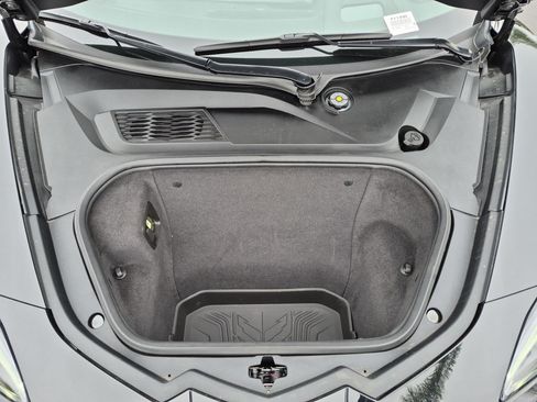 Used 2022 Chevrolet Corvette Stingray Premium Cpe w/ Z51 Performance Package RWD image 33