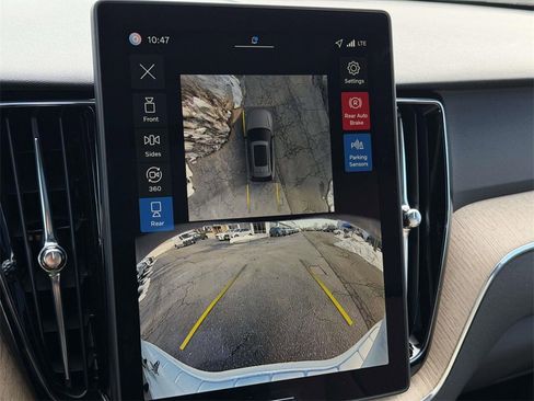 New 2026 Volvo XC60 B5 Plus w/ Protection Package Premier image 4