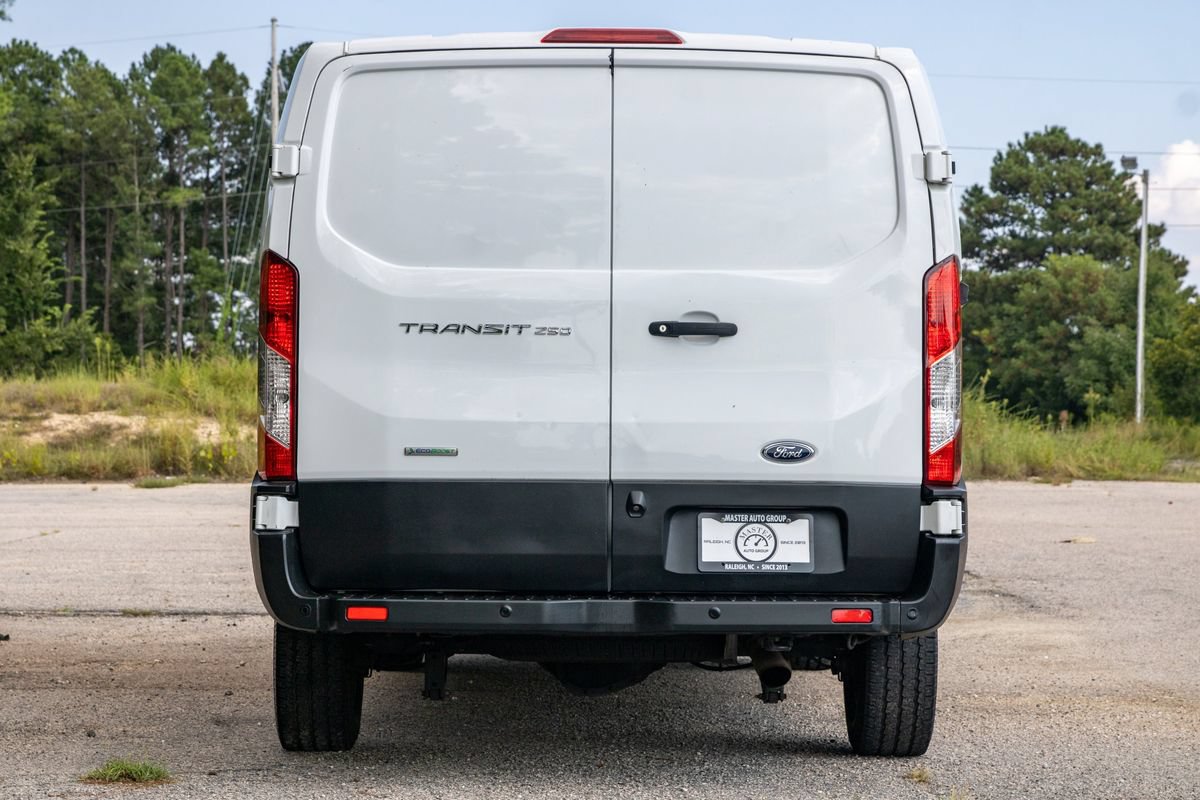 Used 2019 Ford Transit 250 130 Low Roof RWD image 7
