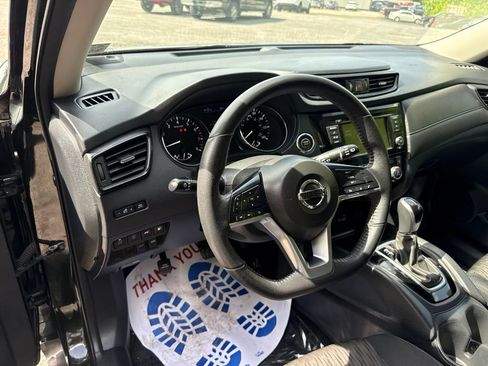 Used 2019 Nissan Rogue SV FWD image 15