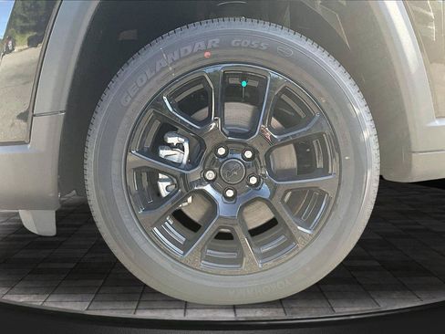 New 2026 Jeep Compass Latitude AWD/4WD image 12