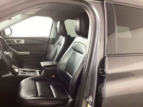 Used 2023 Ford Explorer XLT w/ Equipment Group 202A image 17