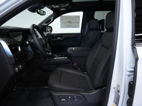 New 2026 GMC Yukon Denali w/ Denali Reserve Package AWD/4WD image 36