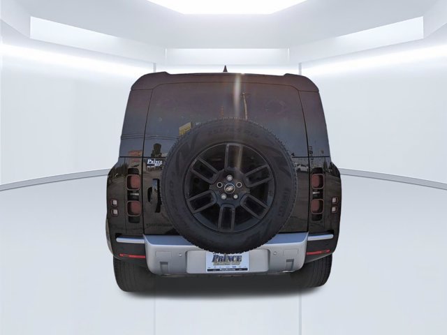 Used 2025 Land Rover Defender 110 S AWD/4WD image 5