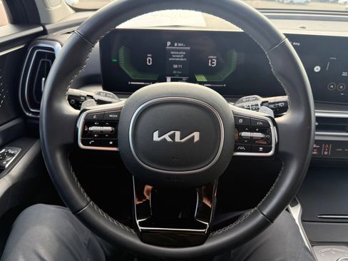 Used 2025 Kia Sorento EX w/ EX Panoramic Sunroof Package AWD/4WD image 17