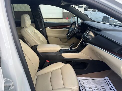 Used 2017 Cadillac XT5 Luxury image 15