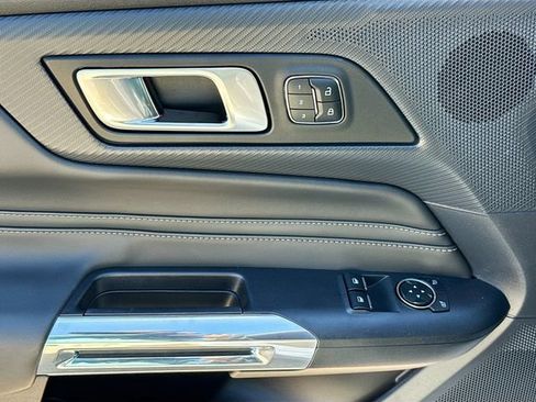 Used 2025 Ford Mustang GT Premium RWD image 23