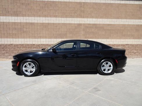 Used 2022 Dodge Charger SXT w/ Leather Interior Group RWD image 4