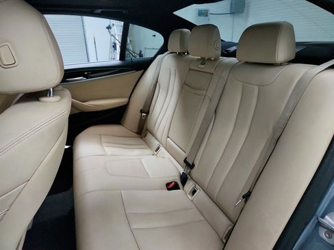 Used 2019 BMW 530i w/ Convenience Package image 25