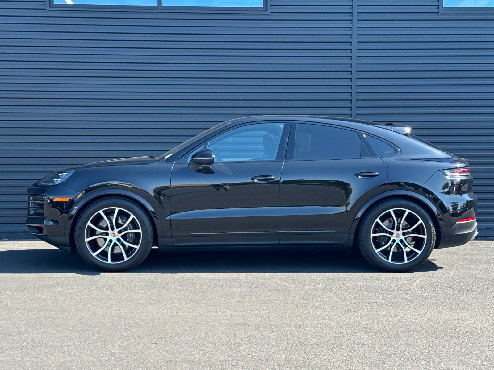 Certified 2026 Porsche Cayenne Coupe AWD/4WD image 2