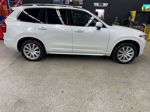 Used 2018 Volvo XC90 T6 Momentum w/ Momentum Plus Package AWD/4WD image 6