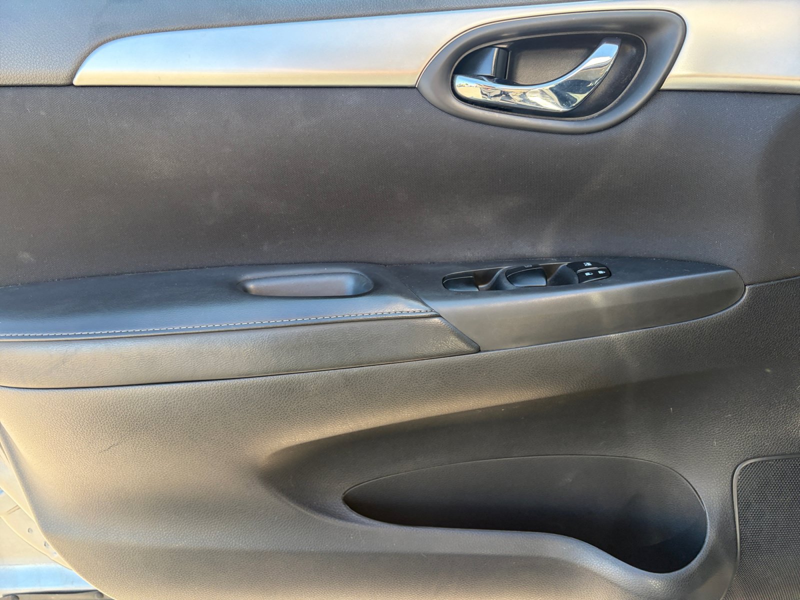 Used 2017 Nissan Sentra S w/ S Style Package FWD image 12