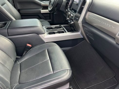 Used 2022 Ford F250 Lariat w/ Lariat Ultimate Package AWD/4WD image 15