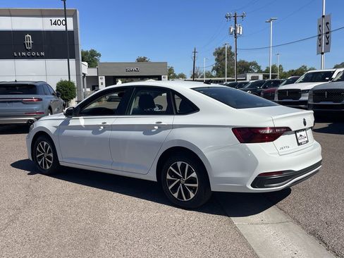 Used 2024 Volkswagen Jetta S image 3