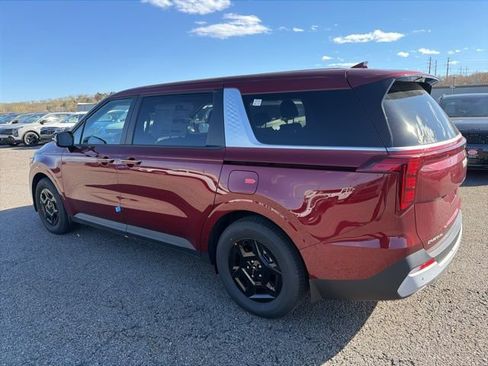New 2026 Kia Carnival FWD image 6