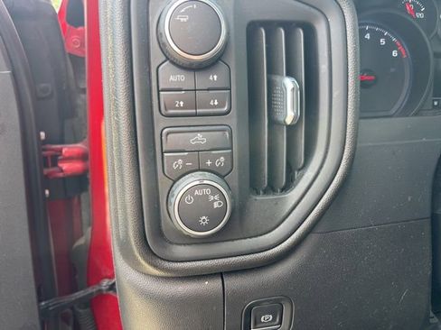 Used 2021 Chevrolet Silverado 1500 Custom Trail Boss w/ LPO, Dark Essentials Package AWD/4WD image 14