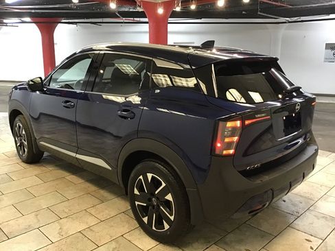 Used 2025 Nissan Kicks SR AWD/4WD image 9