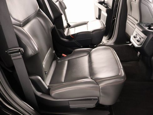 Used 2025 Ford Expedition Active image 17