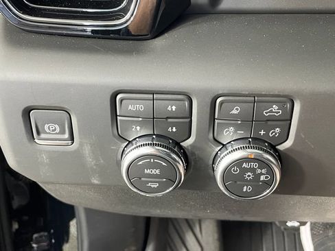 New 2026 GMC Sierra 2500 AT4 w/ AT4 Premium Plus Package AWD/4WD image 13