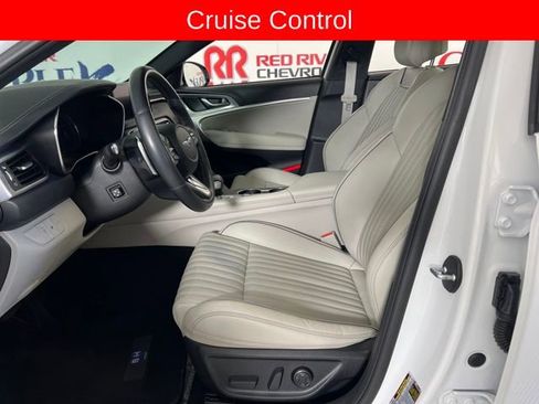 Used 2022 Genesis G70 3.3T image 12