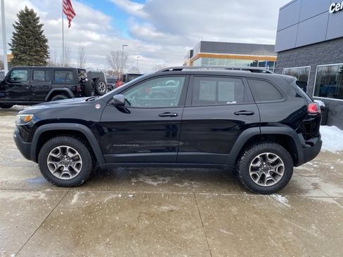 Certified 2020 Jeep Cherokee Trailhawk image 9