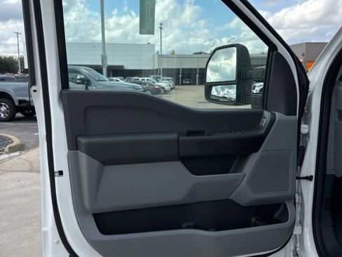 Used 2024 Ford F550 XL image 8