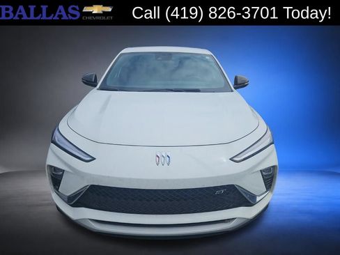 Certified 2025 Buick Envista Sport Touring w/ Convenience I Package FWD image 2