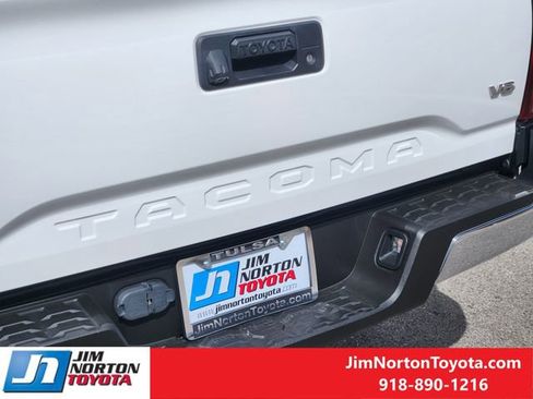Used 2019 Toyota Tacoma SR5 image 12