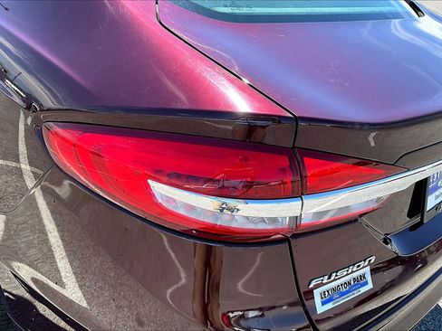 Used 2017 Ford Fusion SE image 24