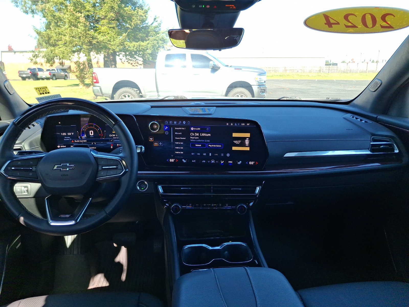 Used 2024 Chevrolet Traverse Z71 w/ Enhanced Driving Package AWD/4WD image 11