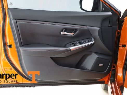 Used 2021 Nissan Sentra SR w/ SR Premium Package image 18