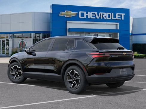 New 2026 Chevrolet Equinox EV LT image 3